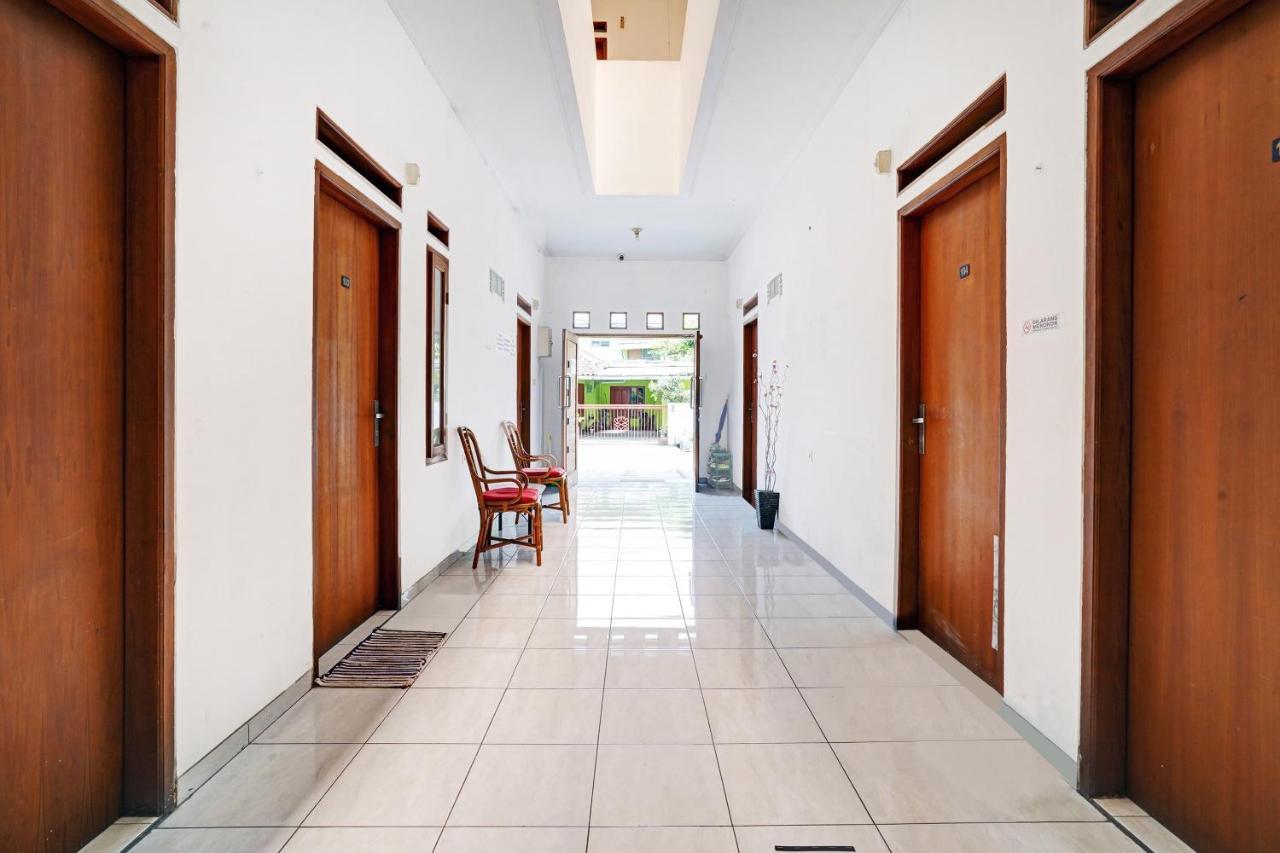 Oyo 1932 Srimahi Residence Μπαντούνγκ Εξωτερικό φωτογραφία