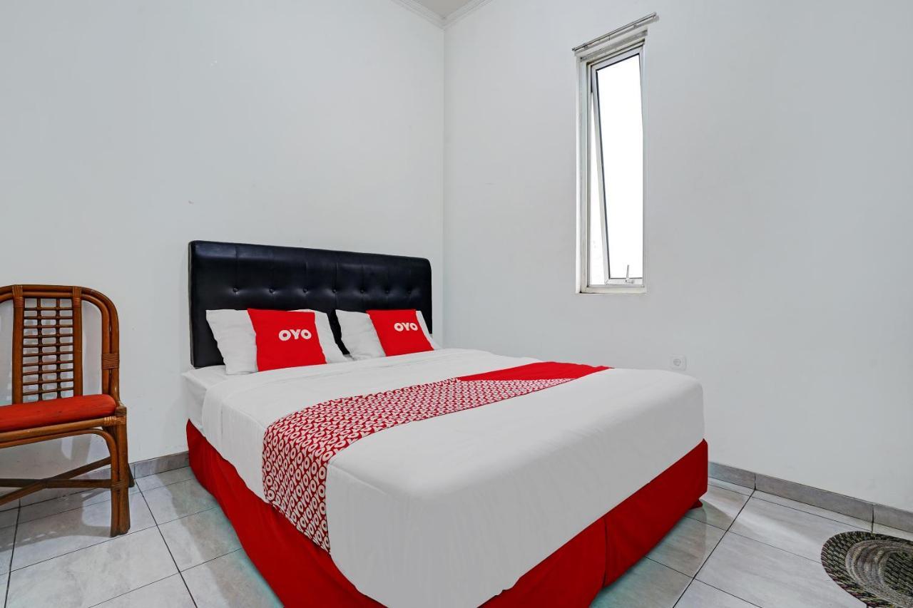 Oyo 1932 Srimahi Residence Μπαντούνγκ Εξωτερικό φωτογραφία