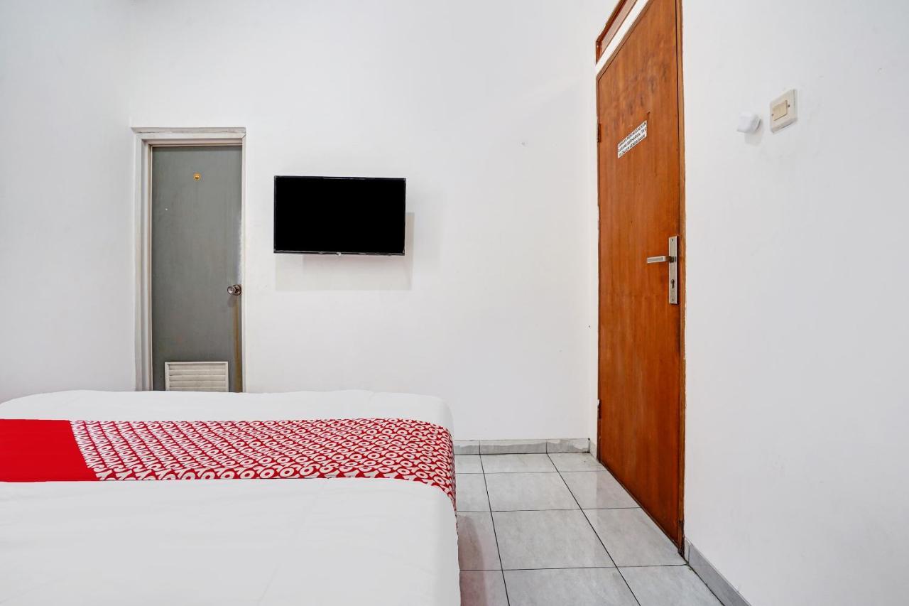 Oyo 1932 Srimahi Residence Μπαντούνγκ Εξωτερικό φωτογραφία